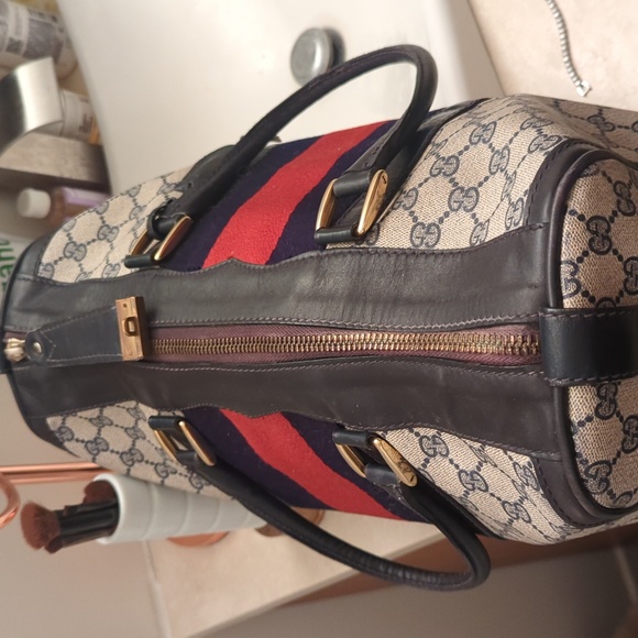 Scarf not included - Picture 5 of 8